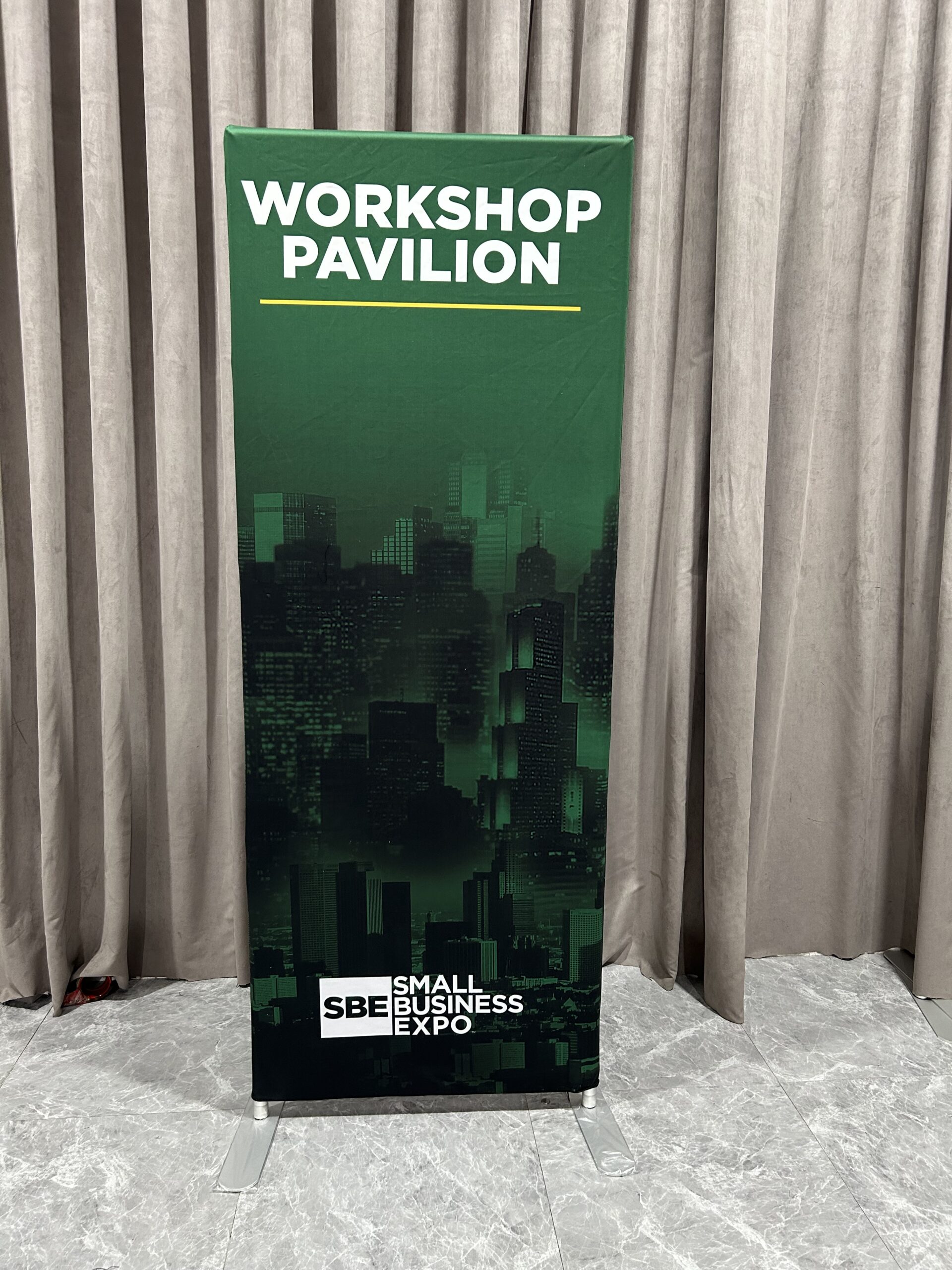 <p><strong>SP101 Tension Fabric Banner Stand</strong></p>